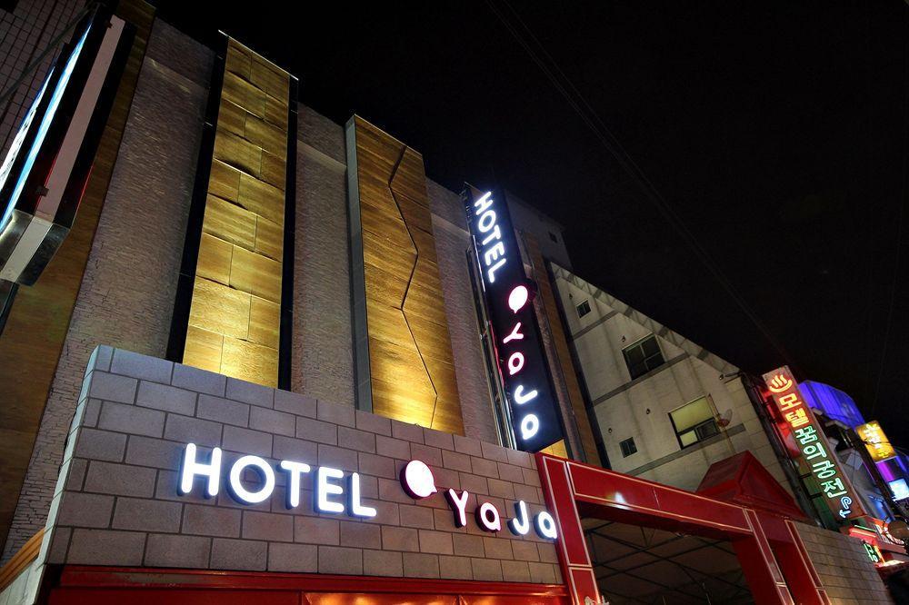 Hotel Yaja Lotte Department Store Busan Bagian luar foto