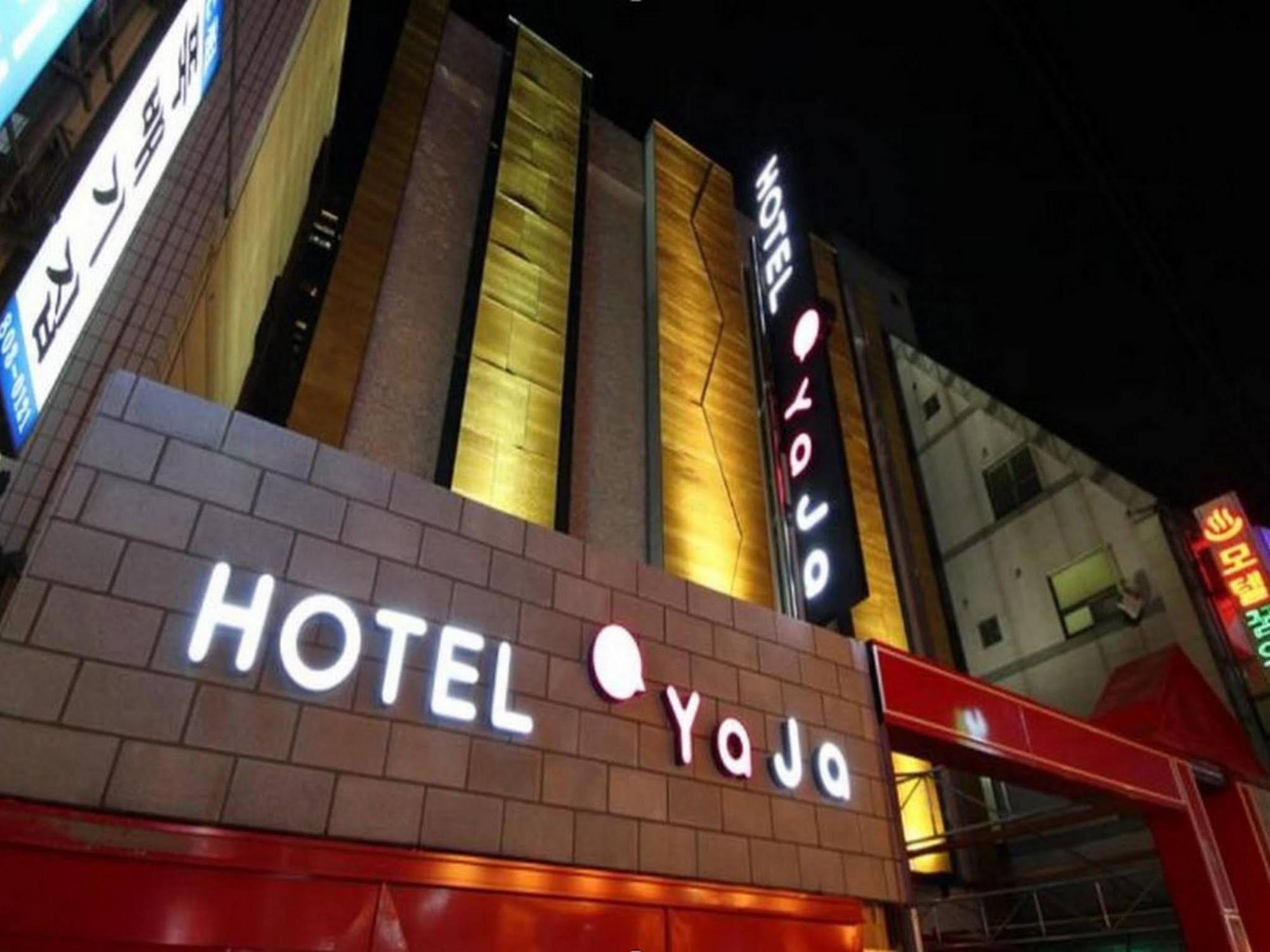 Hotel Yaja Lotte Department Store Busan Bagian luar foto